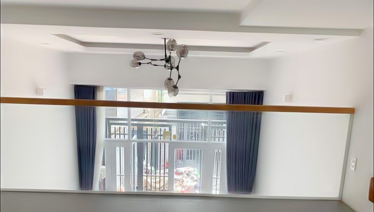 Nhà mới đón tết, 4 tầng, 4pn, DT: 70m2, giá 4.9 tỷ, Quốc Lộ 13, Hiệp Bình Phước, Thủ Đức.